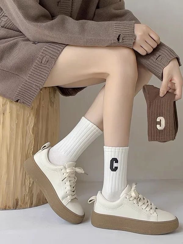 5 пар женских носков с принтом буквы C, модные универсальные носки средней длины, повседневные удобные спортивные носки для улицы