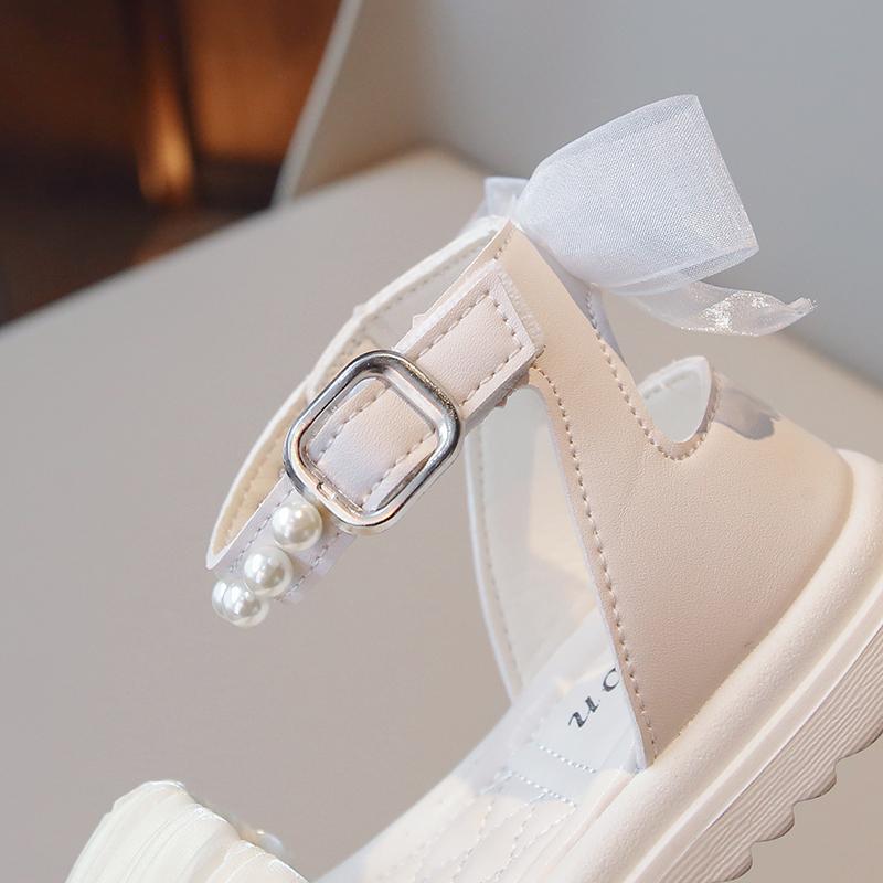Сандалии принцессы для девочек с жемчугом, детская летняя пляжная обувь, мягкая подошва, модные детские сандалии-гладиаторы с бантом, размер 26-37
