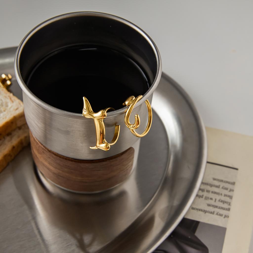 Uworld Fashion Уникальное кольцо из нержавеющей стали цвета 18-каратного золота с линией стразов, водонепроницаемое кольцо-штабель для котят, женское J