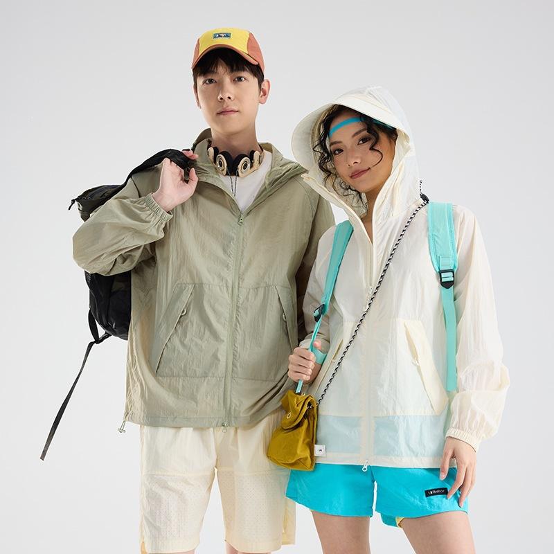 Men's hooded sunscreen clothing is light and thin, summer UV protection is loose, trendy brand couple sunscreen clothing jacket