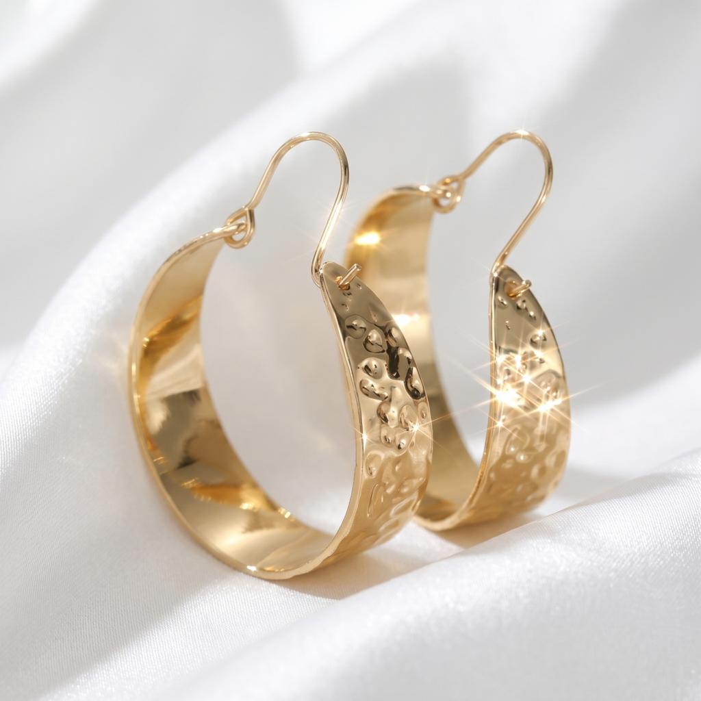 Hot Sale, Fashion Classic Shiny Gold Earrings Geometric Round Earrings Personalized Versatile Earrings