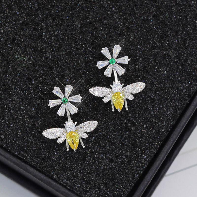 Серьги-гвоздики в Корейском стиле с милыми насекомыми, пчелами, ромашками и цветком для женщин, серьги-гвоздики с кубическим цирконием, серьги с кристаллами в виде животных, вечерние ювелирные изделия для девочек, подарки