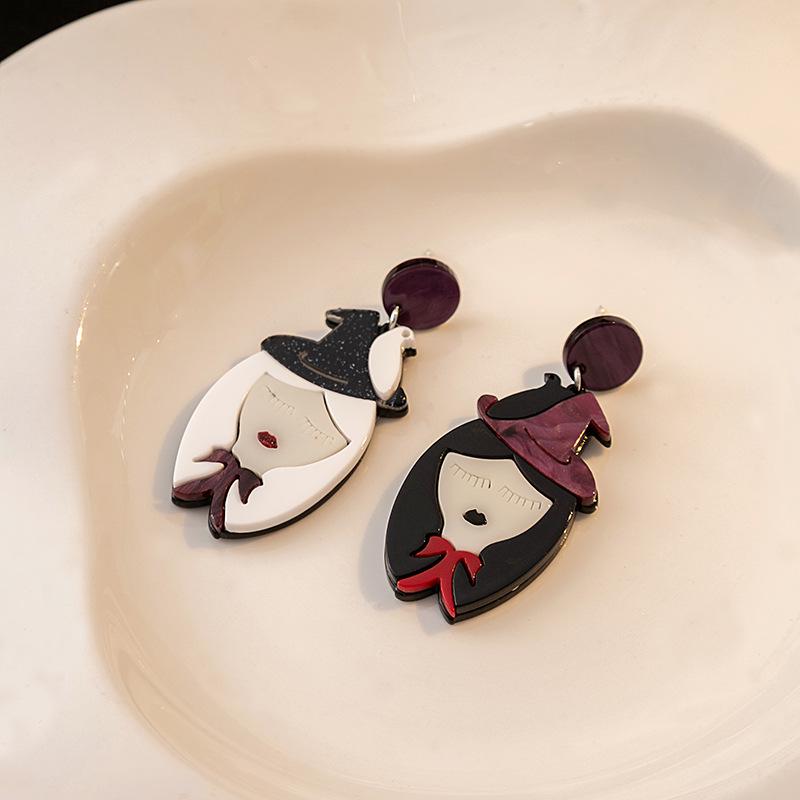 Асимметричные акриловые серьги в стиле ведьмы «Серебряная игла» черно-белые