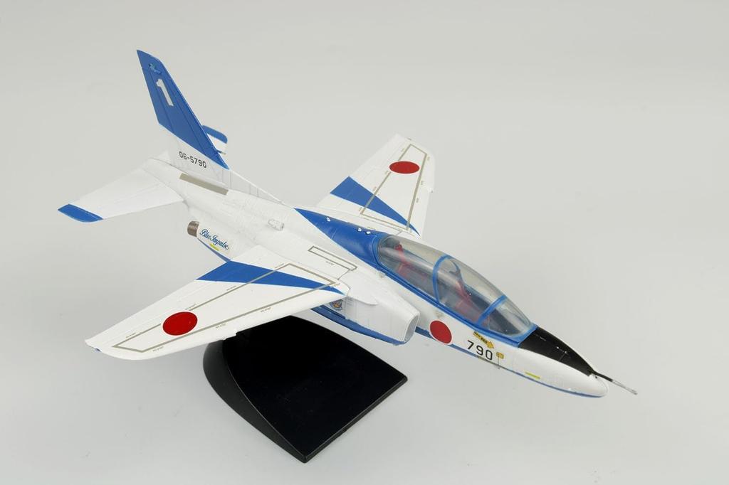 PLATZ ВВС Японии Blue Impulse 2024 Пластиковая модель 1/100 Самооборона T-4 BLU-2024