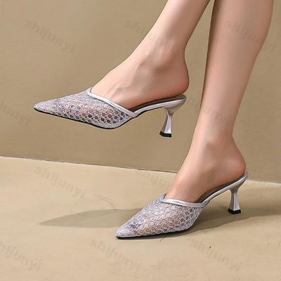 Модные женские тапочки летние с острым носком дышащие на тонком каблуке сандалии 2025 модные сетчатые с закрытым носком уличные нарядные тапочки большого размера 41