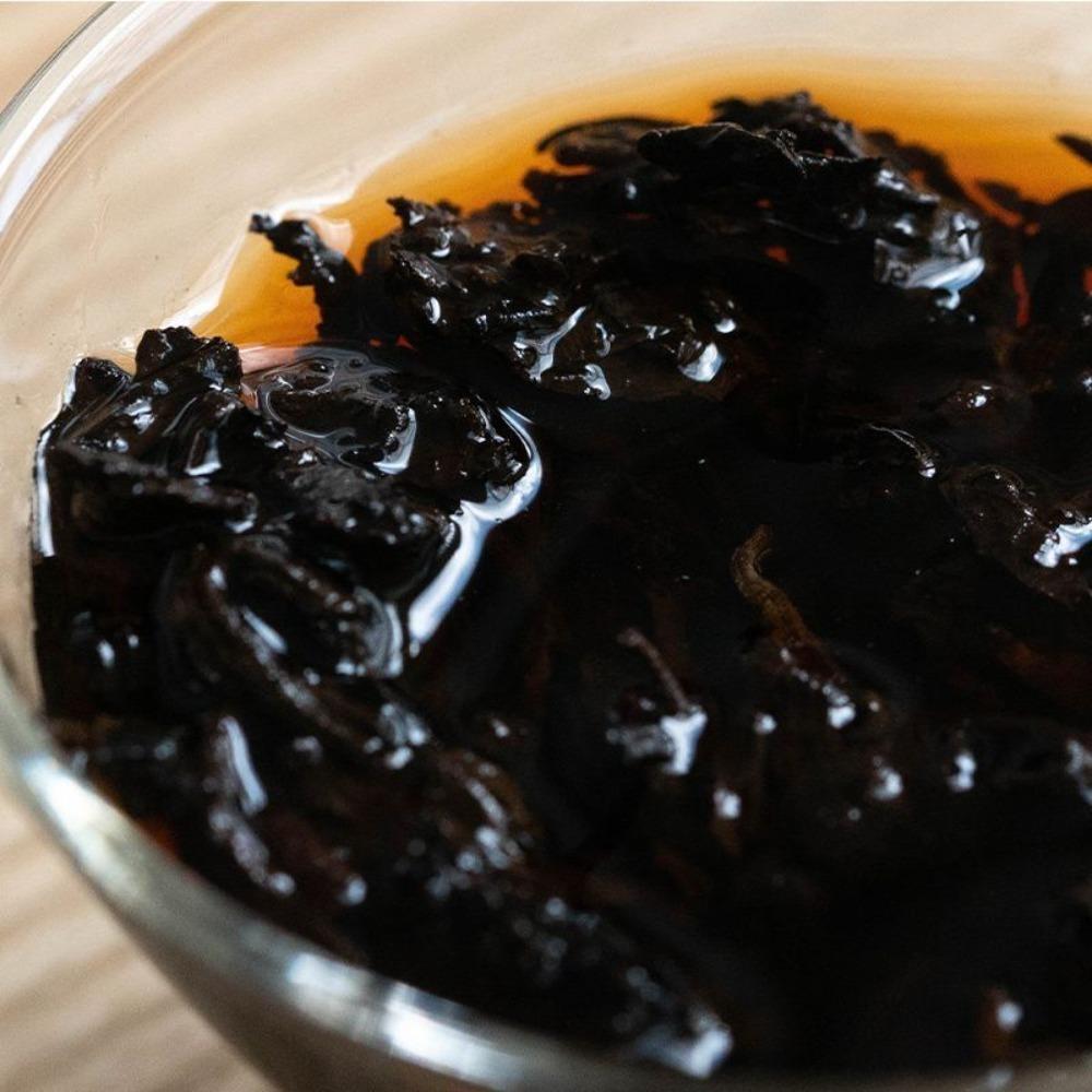 Сырой и приготовленный милый пирог комбинация Юньнань Пуэр сырой чай Линьцан паевой чай