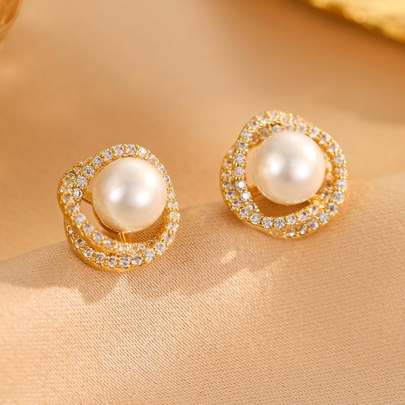 Retro Simple And Small Light Luxury Earrings Women'S 2025 Fashion Stud Earrings High-End Temperament Earrings