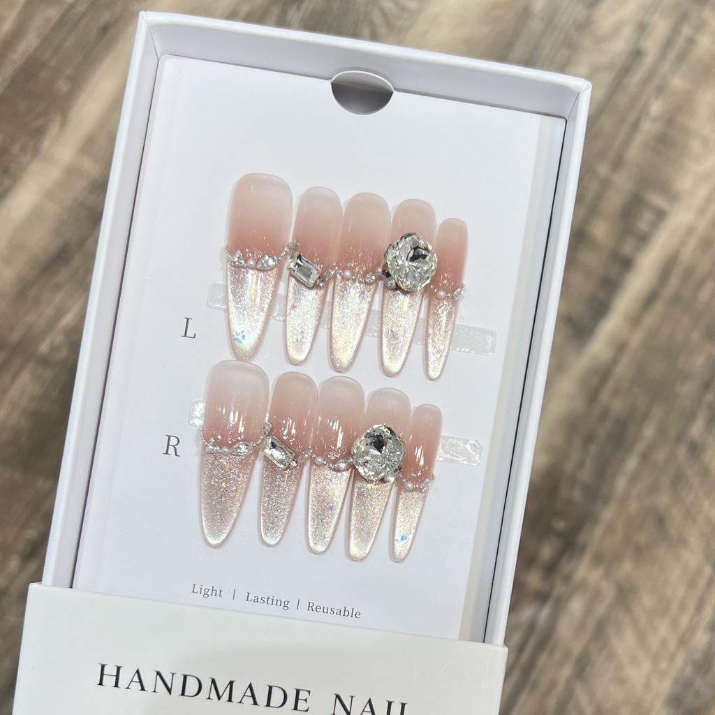 Light Luxury High-end French Cat Eye Small Shattered Diamond Wear Armor Pure Handmade