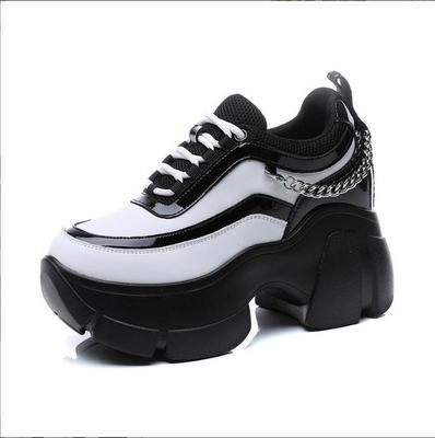 Осенние трендовые женские туфли-ботинки на толстой подошве с цепочкой, визуально увеличивающие рост, в уличном стиле для пап