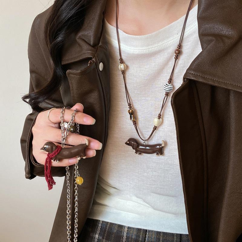 Смола любовь колбаска щенок кулон ожерелье нишевый дизайн чувство ключичная цепочка универсальная мода персонализированные украшения