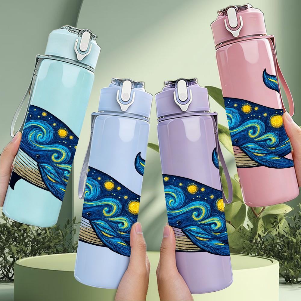 1PC Blue Patterned Whale Art 750ml Color Plastic Sports Water Bottle Leakproof Flip Straw Lid Suitable for Sports Office Home Use