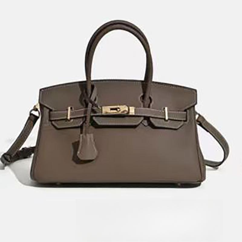 Эта горизонтальная многоцветная платиновая сумка модная и универсальная для поездок на работу, а также женская сумка через плечо.