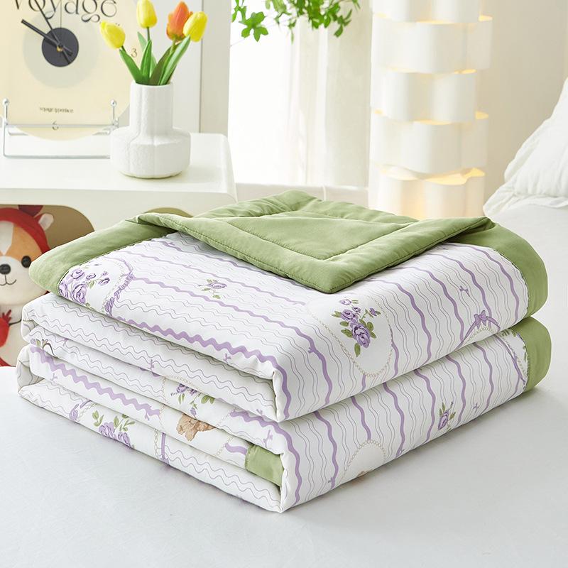 Summer Cool Thin Quilt Machine Washable Soft Skin Friendly Blanket for Adult Bed Comforter Air Conditioning Four-season Quilt