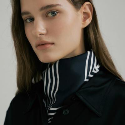 AVVINA PELLE Logo Modern Silk Scarf 50 - Navy/White