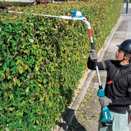 Makita 500mm Pole Hedge Trimmer 18V Battery/Charger Sold Separately MUN501WDZ Blue