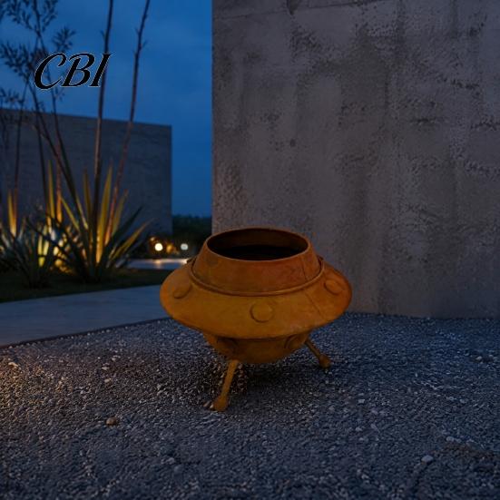 Creative Metal Flower Pot UFO Planter, Retro Rusty Alien Spaceship Plant Pot, Novelty Vintage Planter Container for Succulents And Indoor Plants, Home