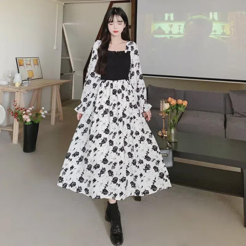 Летнее платье длиной до колена с цветочным принтом 2024 года, французскими рукавами-фонариками и утягивающим талию дизайном