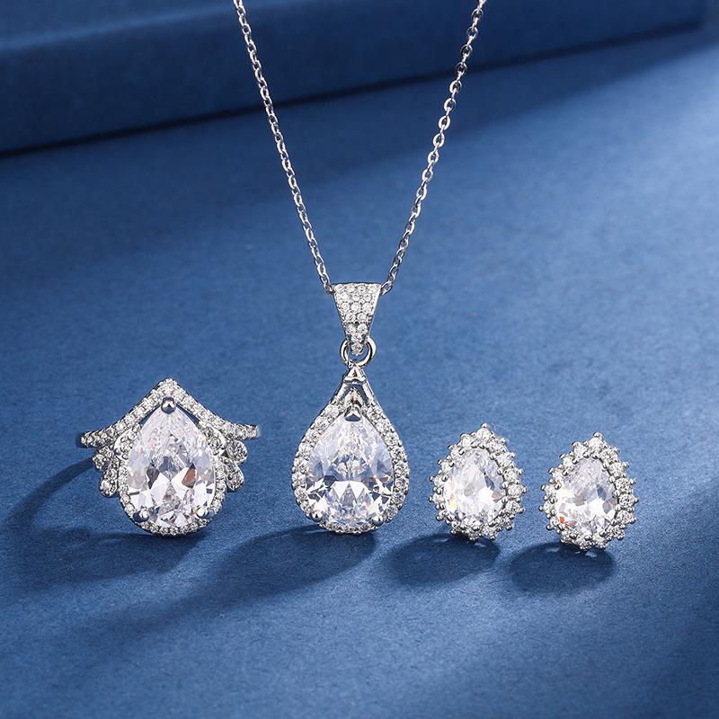 Трехпредметный ювелирный набор в форме капли: подвеска, серьги, кольцо. Милый, элегантный, высококачественный, универсальный, роскошный.