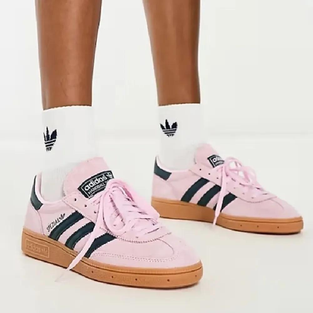 Кроссовки adidas Handball Spezial Розовые Женские Оригинальные