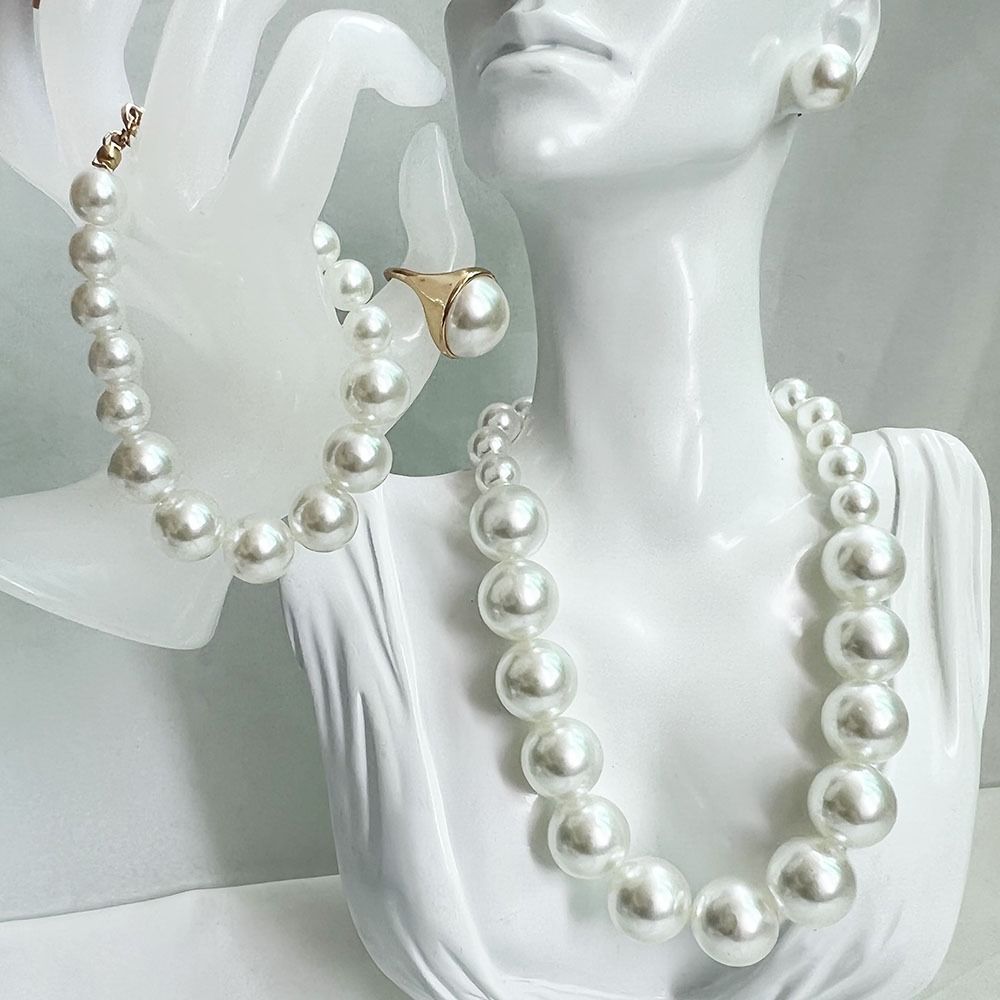 Light Luxury Necklace Bracelet Earring Ring Sets Vintage Style French Pearl Necklace Holiday Gifts