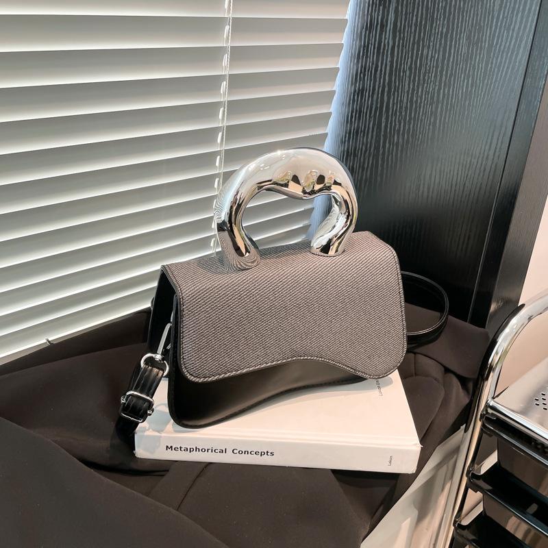 Niche Design Handbag Bag Women's High-end Commuter Bag Shoulder Messenger Bag Simple Versatile Bag