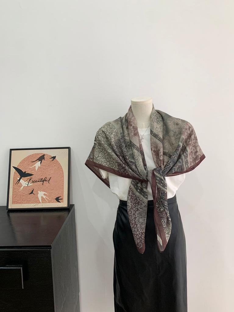 [110 * 110] American Retro Ins Fashionable Versatile Thin Silk Scarf Women'S Summer Outdoor Multi-Functional Decorative Headscarf