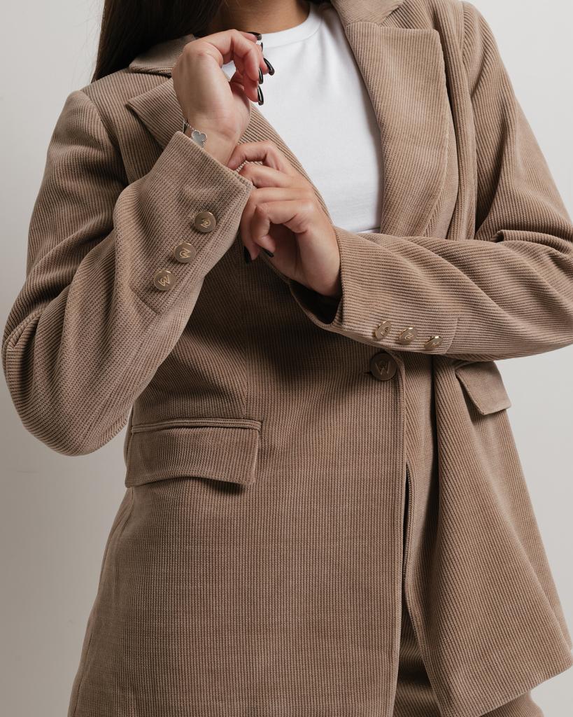 Костюм женский Of White 8046 36 бежевый (пиджак, брюки)