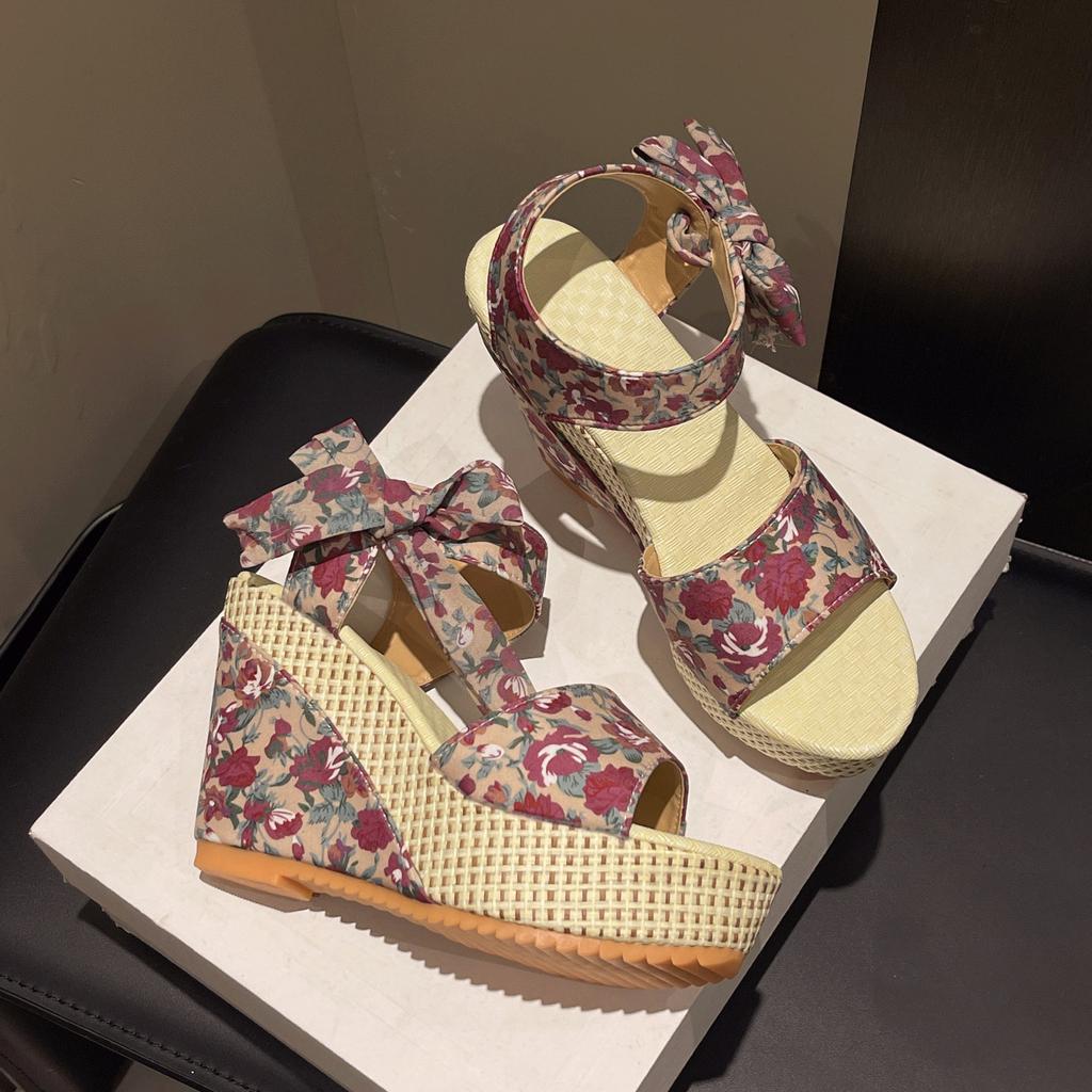 Женские босоножки на танкетке с фруктовым узором, женские босоножки на высоком каблуке, весна-лето 2025, новые женские туфли с бантом в виде рыбьего рта