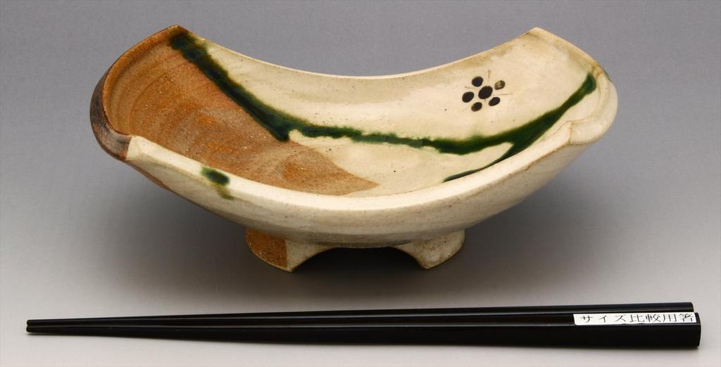 Seto Ware Miyake Oribe Boat-shaped Mukozuke (wooden Box) Yashichida Oribe 015-0009