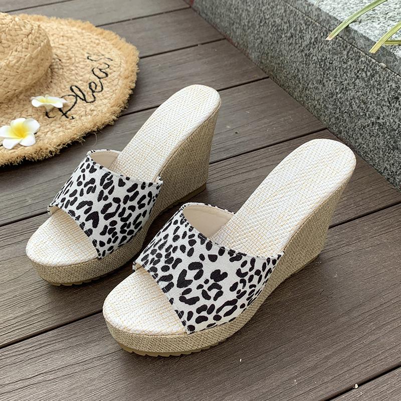 Тапочки женские босоножки на каблуке женская обувь на каблуке платформа одно слово тапочки дизайнерские замшевые туфли на танкетке большого размера водонепроницаемые летние новые