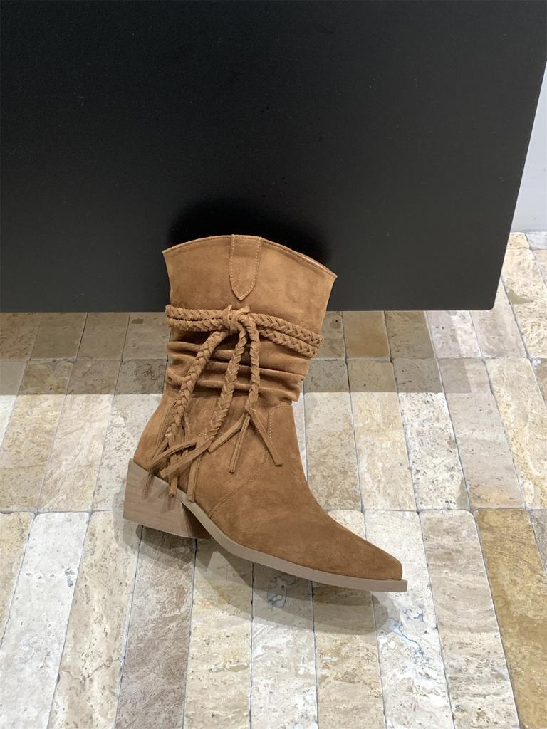 Винтажные замшевые коричневые короткие ботинки с V-образным вырезом, облегающие ботинки, женские ботинки 2025 весна-осень, высокий каблук, острый носок, средняя высота голенища, ботинки Мартин