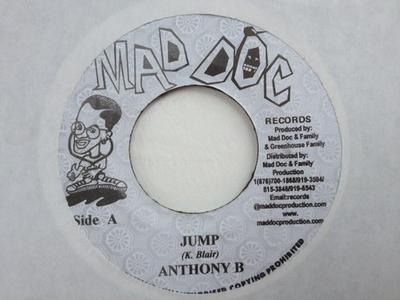 7-дюймовая пластинка ANTHONY B / MADDOC FAMILY - Jump / Untitled НЕТ Mad Doc Records 1999 Ямайка Регги, Ска и Даб Б/У
