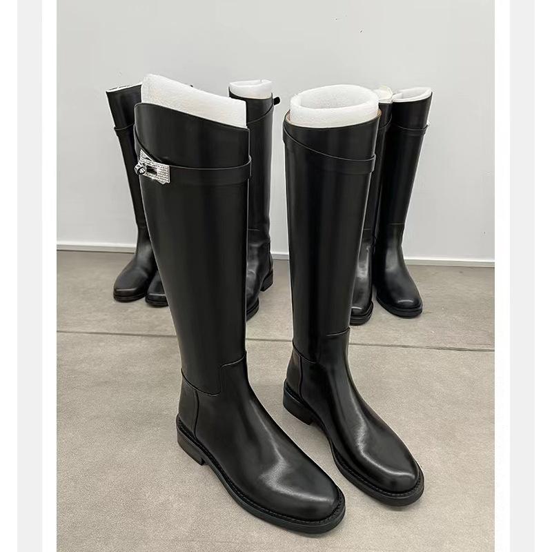 Ботинки на толстой подошве женские осенне-зимние новые модели но ботфорты пряжка с дрелью маленькие тонкие рыцарские ботинки