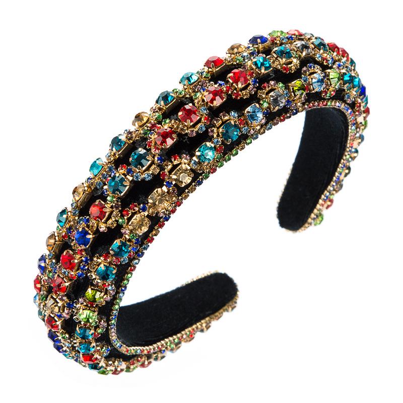 Elegant Velvet Palace-Style Rhinestone Headband for Women – Fashionable and Beautiful Hair Accessory