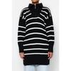 Темно-синий вязаный свитер с полосатым воротником и молнией Tctaw24ak00037
