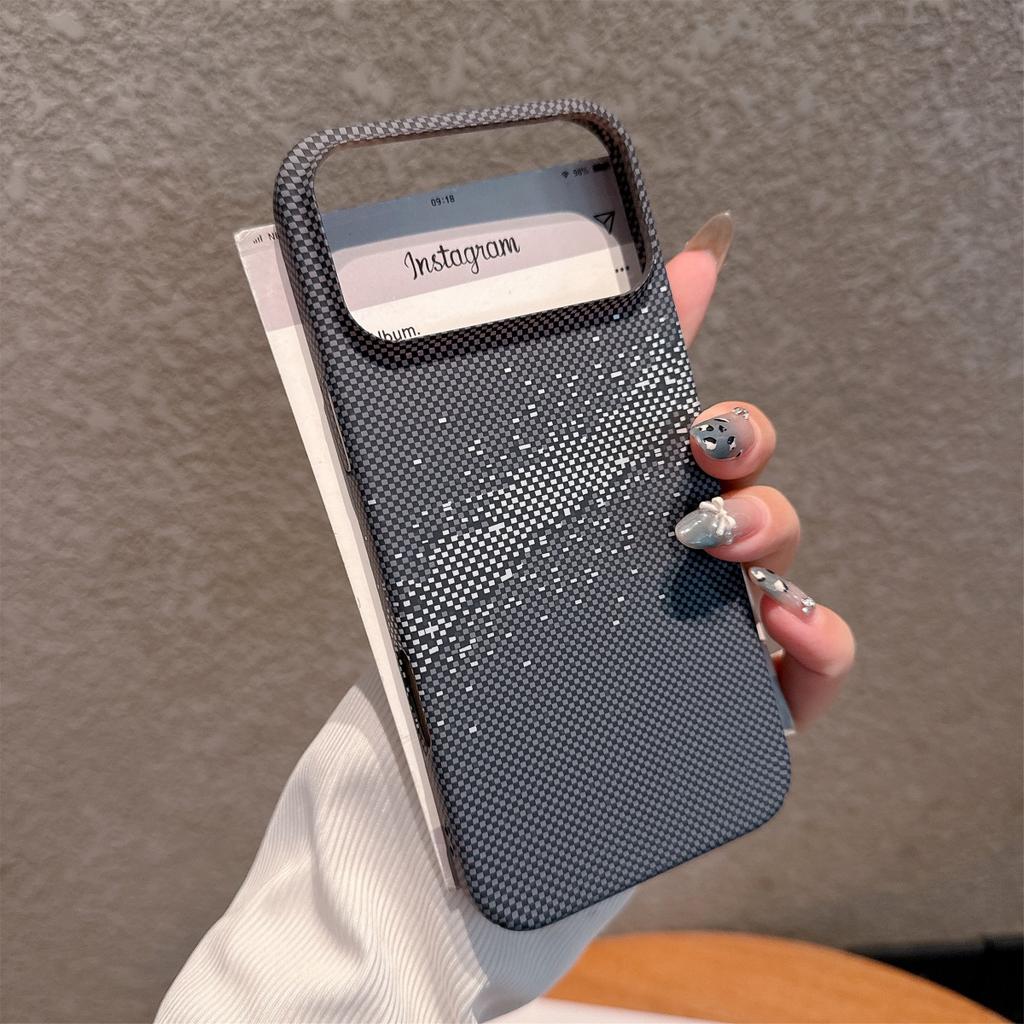 Ретро Жесткий Чехол с Узором из Углеродного Волокна и Кевлара Для iPhone 17 Air 16 15 14 Plus 13 12 Pro Max 11 Текстура Полосок Защитный Бампер