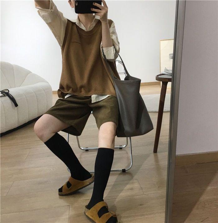 Вельветовые шорты А-силуэта в ретро-стиле с высокой талией - Женские осенние и зимние повседневные шорты с широкими штанинами, расклешенные от колена.