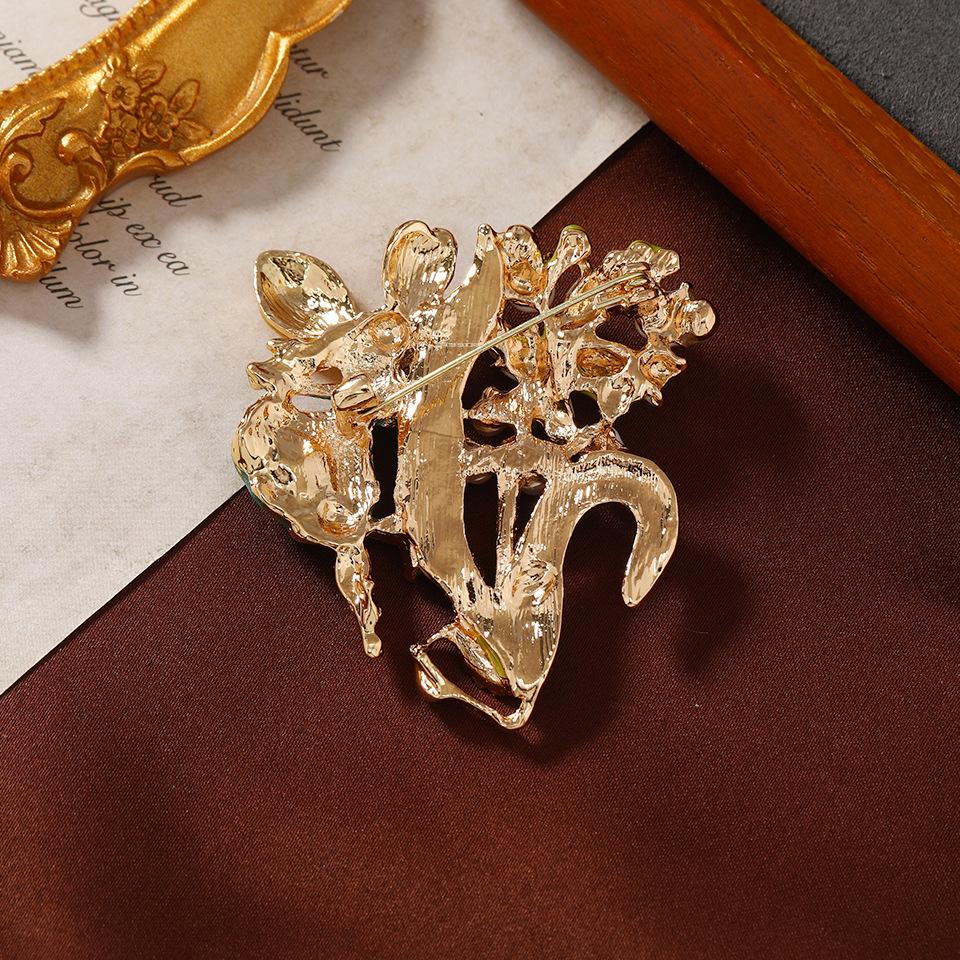 Женская мода броши с радужным цветком и бабочкой для женщин, роскошная брошь из эмалированного сплава желтого золота с растениями и животными, булавки