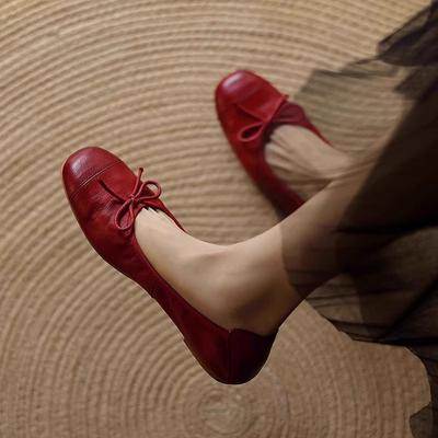 Французские балетки из мягкой кожи на плоской подошве женские 2025 новая весна и осень круглый носок с мелким вырезом одинарные туфли на одной педали туфли бабушки