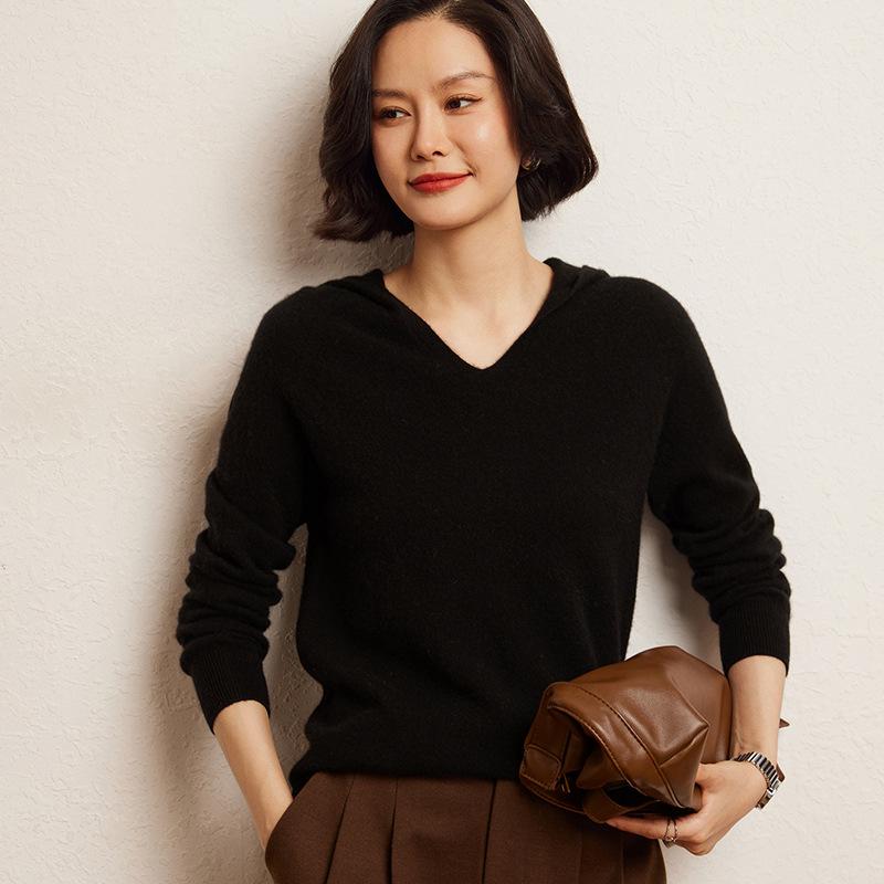 Soft Hooded Cashmere Sweater for Women - 2026 Autumn/Winter Collection: Solid Color, Gentle Style, Loose Fit