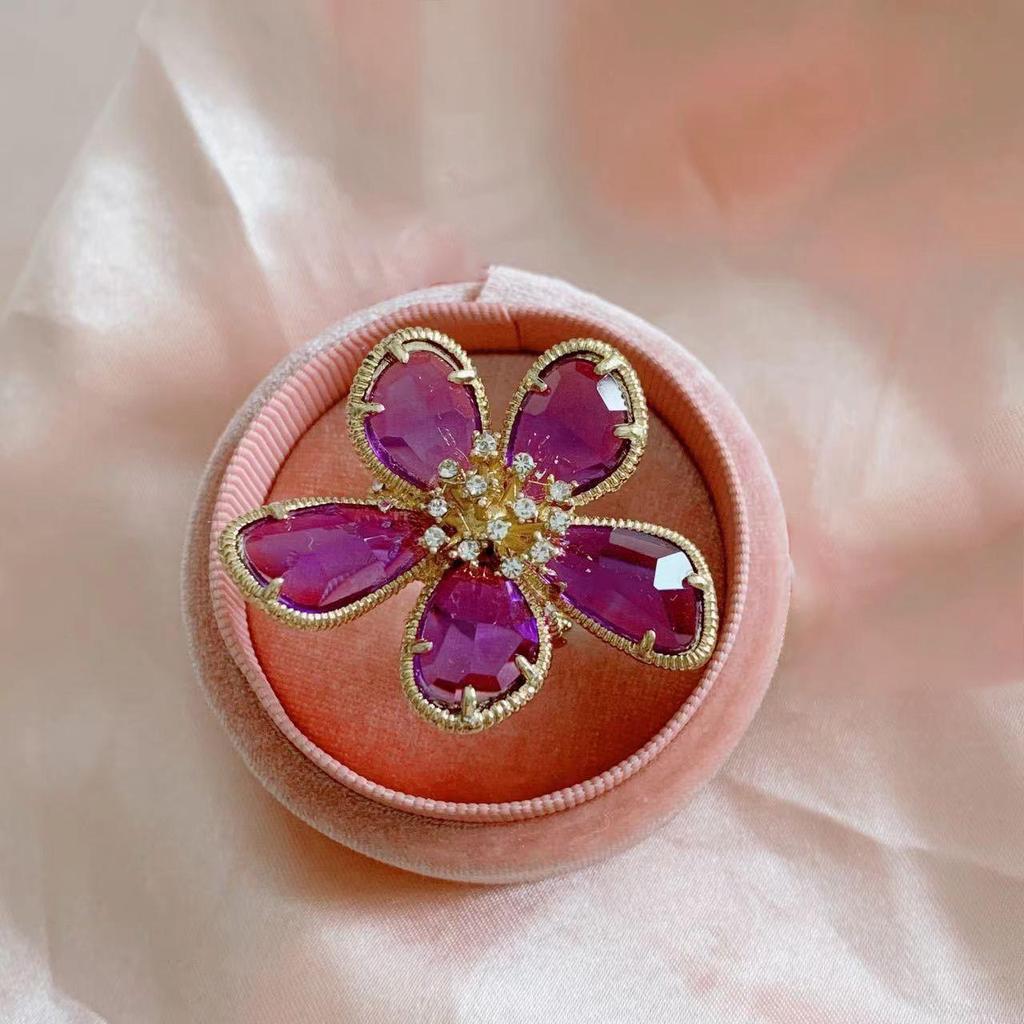 Изысканное открытое кольцо с хрустальным цветком: Модный тренд для женщин