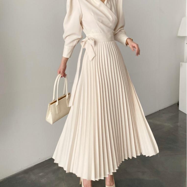 Available In Two Colors, 2023 New Style Pleated Dress with Lapel, Side Bow Tie Waist, and Slimming Puff Sleeves.