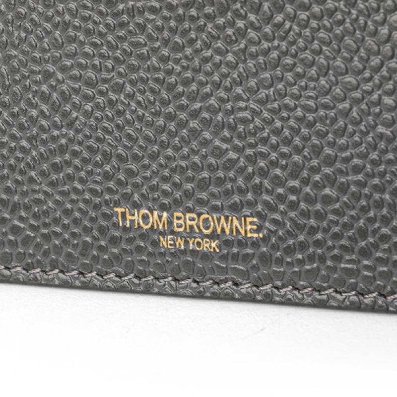 Thom Browne Кошелек-картхолдер из шагреневой кожи с тремя полосками и клапаном Maw031l 00198 025