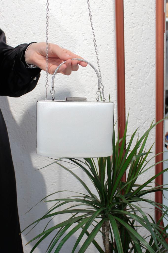 Women's Stylish and Useful Evening Dress Bag Women's Platinum Triangle Stone Evening Dress Evening Bag