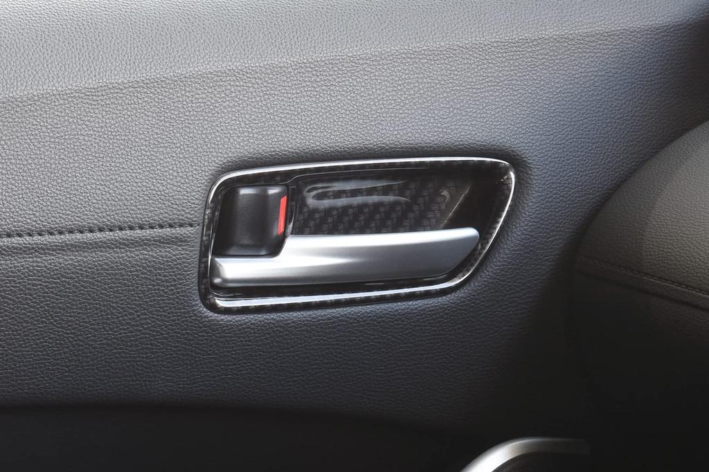 SecondStage Toyota Corolla Cross COROLLA CROSS дверная панель с цифровым карбоновым эффектом T673DCB