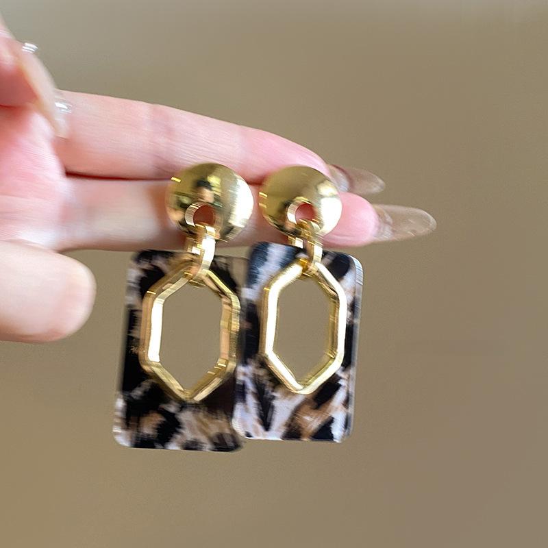 Серьги-гвоздики из серебряной иглы, из смолы и искусственной кожи с леопардовым принтом, геометрические, круглые, в виде цветка, осенне-зимние, нишевые, высокого класса, женские