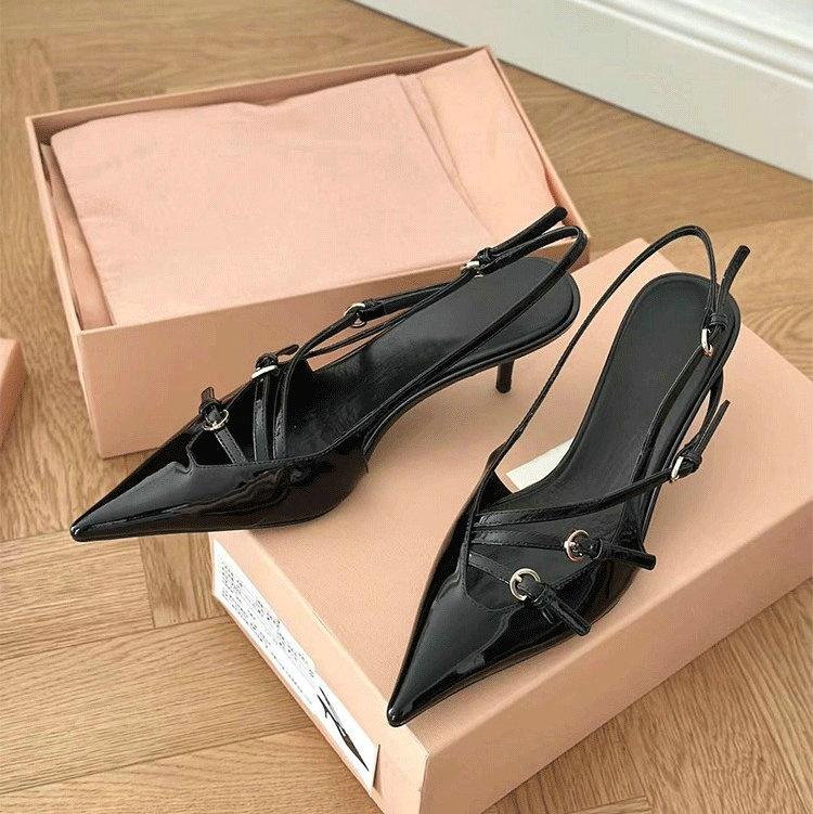 Мода 2025 Новые лакированные сандалии-кошечки с ремешком на щиколотке, женские черные шелковые туфли-лодочки на шпильке с острым носком