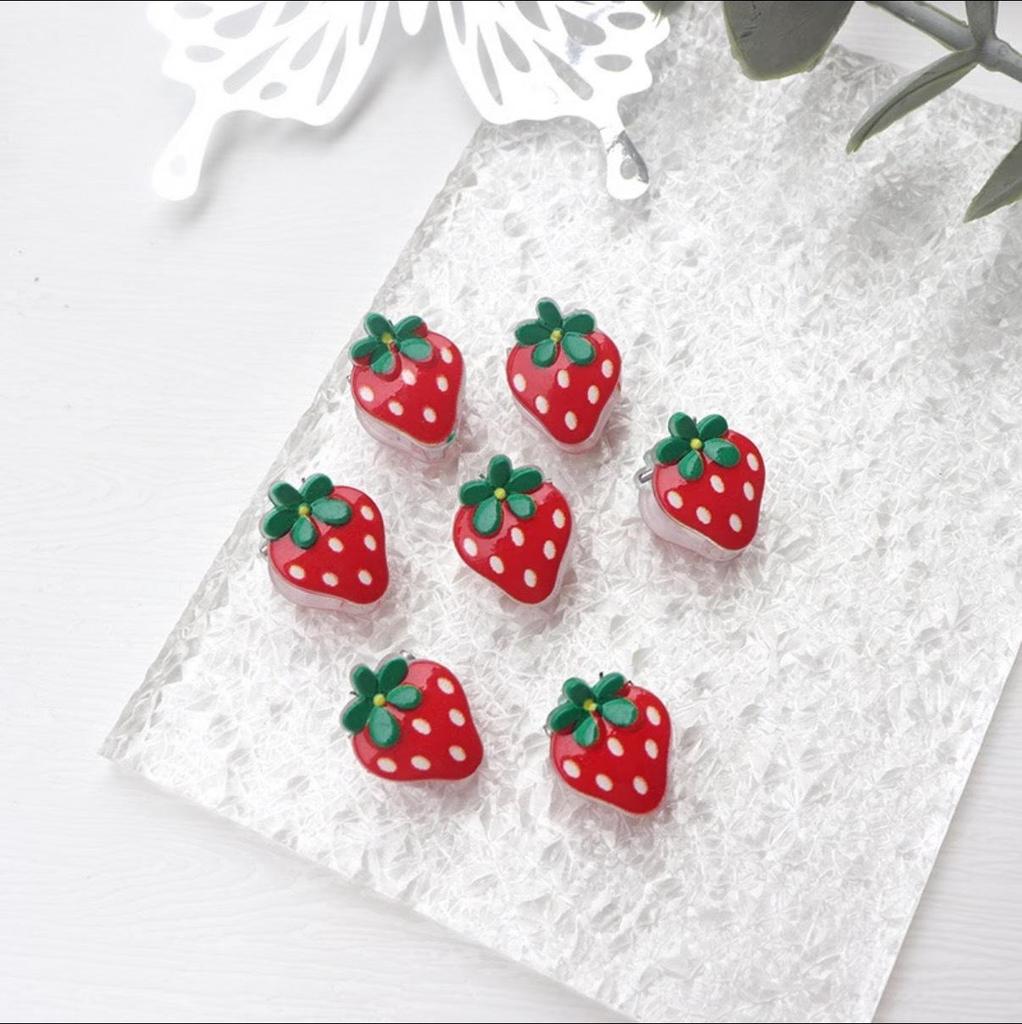 Strawberry Cherry Small Claw Hair Clip – Fruit-Themed Flyaway & Side Bang Accessory