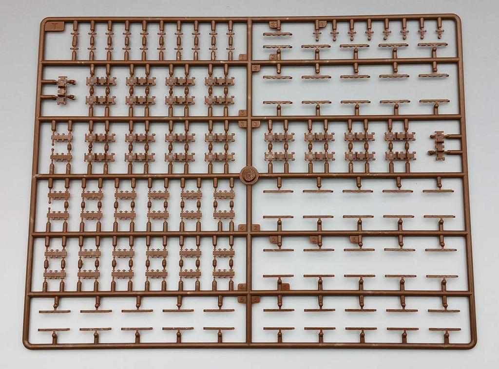 Amusing Hobby 1/35 Scale German Jagdpanther II Tank Destroyer Plastic Model Kit AMH35A011