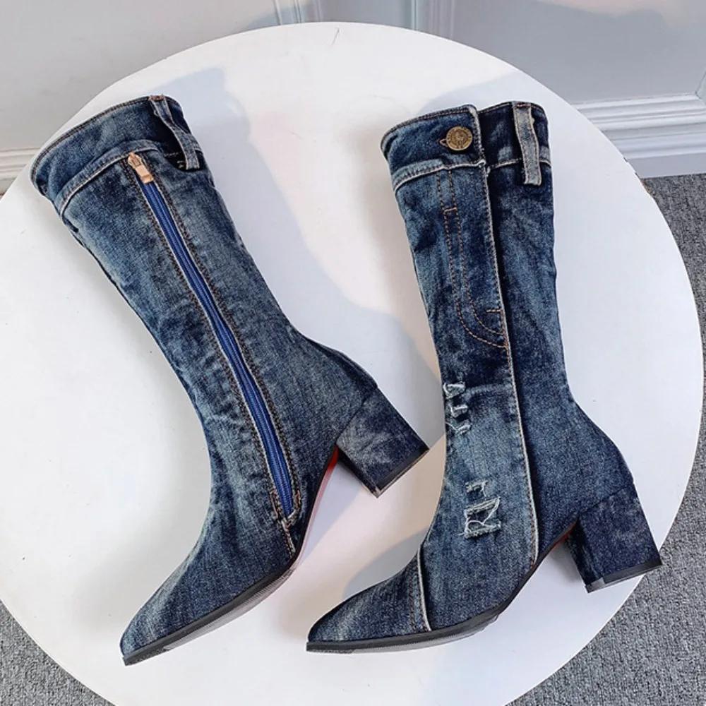 Женские сапоги Новые джинсовые сапоги до колена с толстым каблуком и заостренной боковой молнией Джинсовые короткие сапоги Женская обувь на высоком каблуке